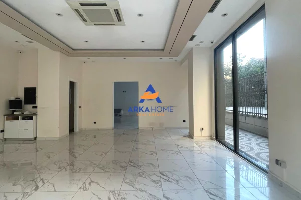Ambient biznesi me qera 1+1 ne Tirane - 2,500 Euro