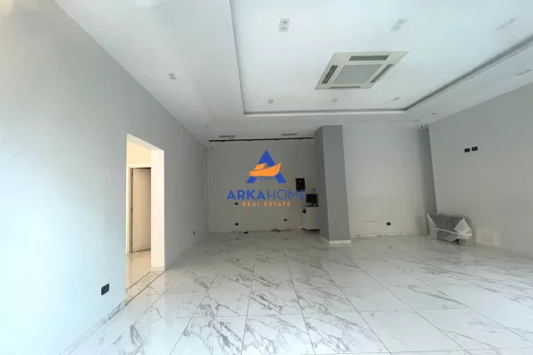 JEPET AMBIENT BIZNESI ME QERA 110M2 "RRUGA E KAVAJES" 2500 EURO