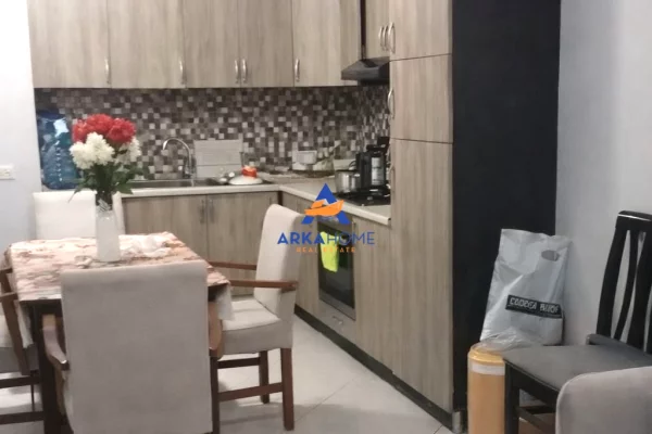 Shtepi me qera Apartament ne Tirane, 2+1, Mobilimi E mobiluar, Pagesa 468  Euro.