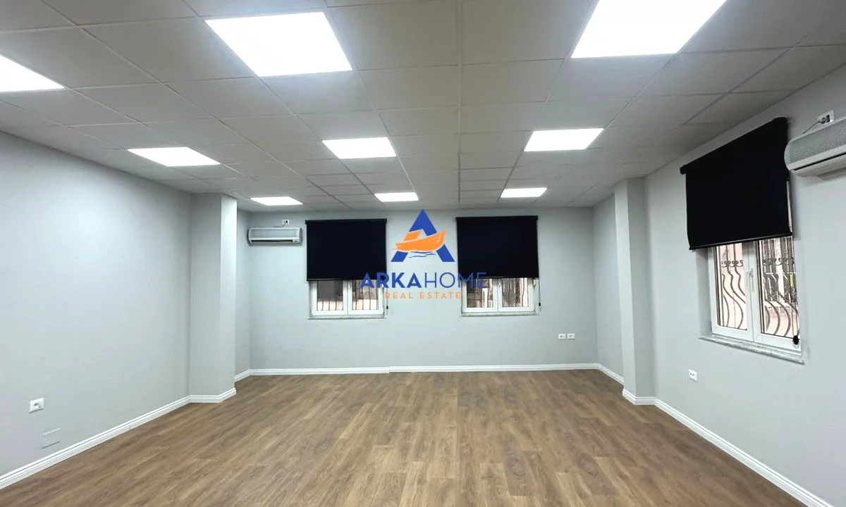 JEPET ME QERA AMBIENT ZYRE 68M2 "NE QENDER TE TIRANES" 1100 EURO