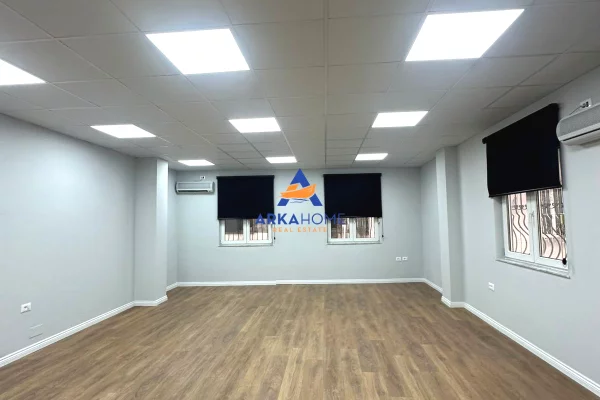 Ambient biznesi me qera 3+1 ne Tirane - 1,100 Euro