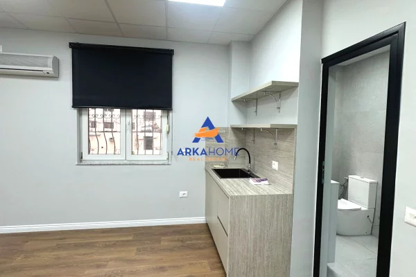 JEPET ME QERA AMBIENT ZYRE 68M2 "NE QENDER TE TIRANES" 1100 EURO