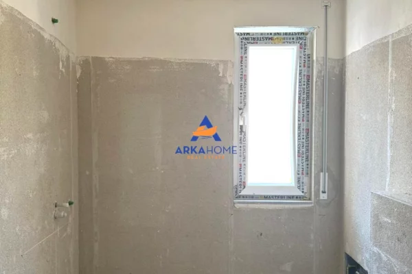 Shtepi ne shitje Apartament ne Tirane, 2+1, Mobilimi Bosh, pa mobiluar, Pagesa 161,646  Euro.