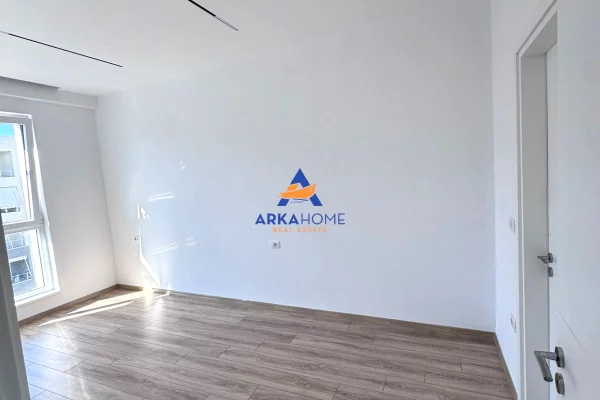 Ambient biznesi me qera 3+1 ne Tirane - 900 Euro
