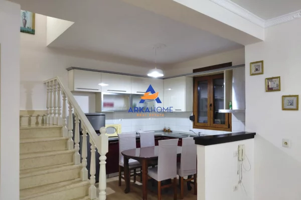 Shtepi me qera Apartament ne Tirane, 5+1, Mobilimi E mobiluar, Pagesa 1,300  Euro.