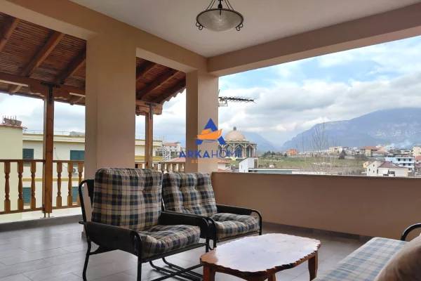 Shtepi me qera Apartament ne Tirane, 5+1, Mobilimi E mobiluar, Pagesa 1,300  Euro.