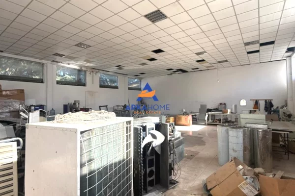 Ambient biznesi me qera 4+1 ne Tirane - 2,600 Euro