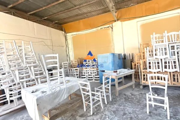 JEPET MAGAZINE ME QERA 400M2 "TE SPITALI AMERICAN 3" 200000 LEKE