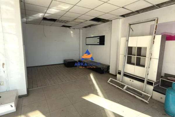 Ambient biznesi me qera 4+1 ne Tirane - 3,910 Euro