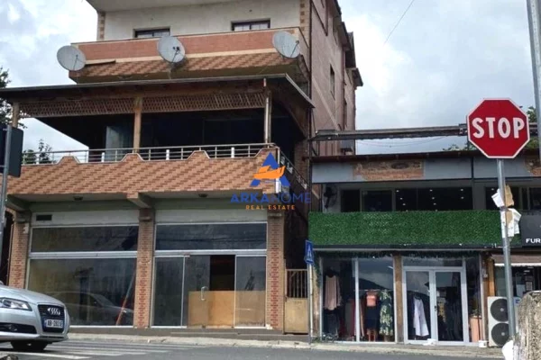 Shtepi ne shitje Shtepi Private ne Tirane, 5+1, Mobilimi Bosh, pa mobiluar, Pagesa 450,000  Euro.