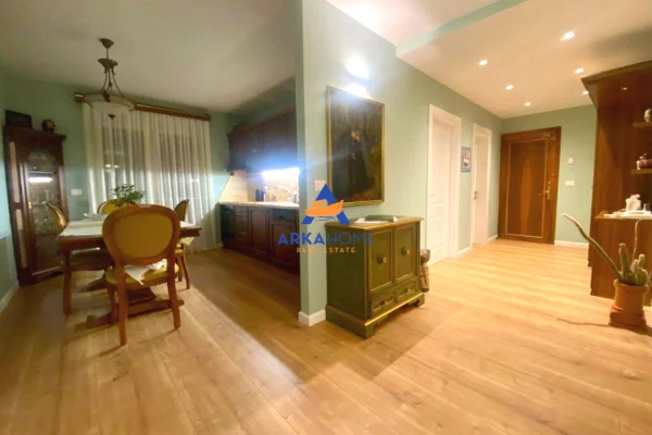 Shtepi me qera Apartament ne Tirane, 2+1, Mobilimi E mobiluar, Pagesa 800  Euro.