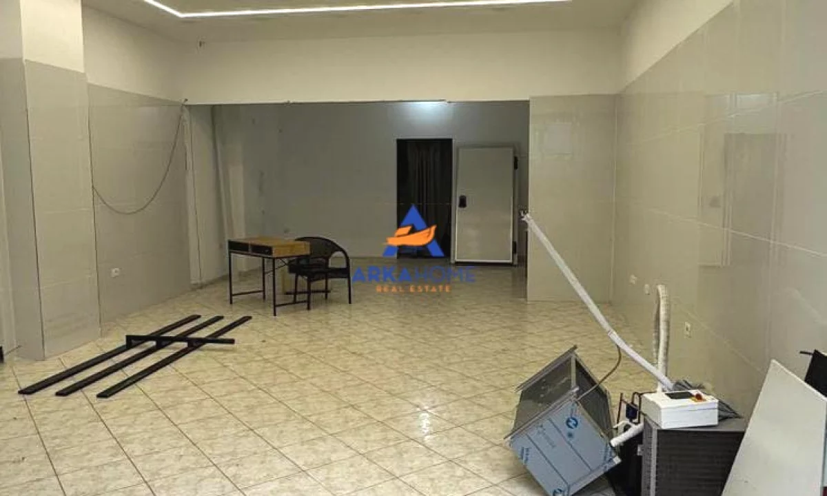 JEPET AMBIENT ME QERA 70M2 "PRANE PALLATEVE CABEJ AMERIKAN 3" 60000 LEKE