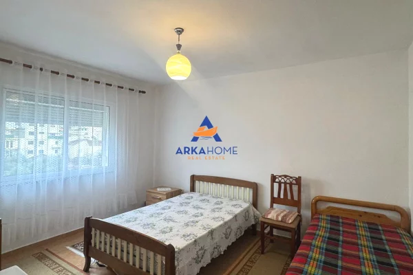Shtepi ne shitje Apartament ne Tirane, 2+1, Mobilimi E mobiluar, Pagesa 128,000  Euro.