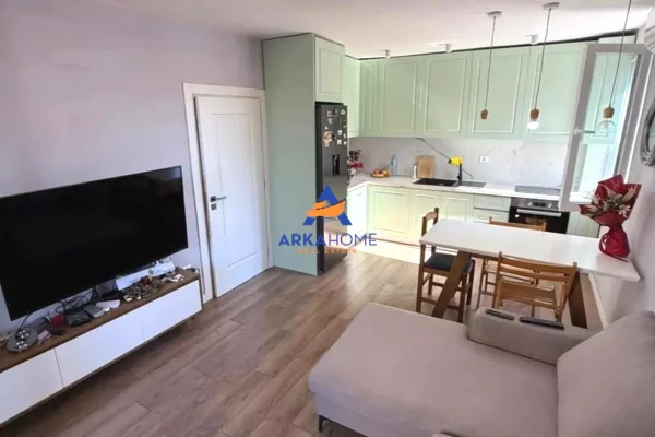 Shtepi ne shitje Apartament ne Tirane, 2+1, Mobilimi E mobiluar, Pagesa 137,000  Euro.