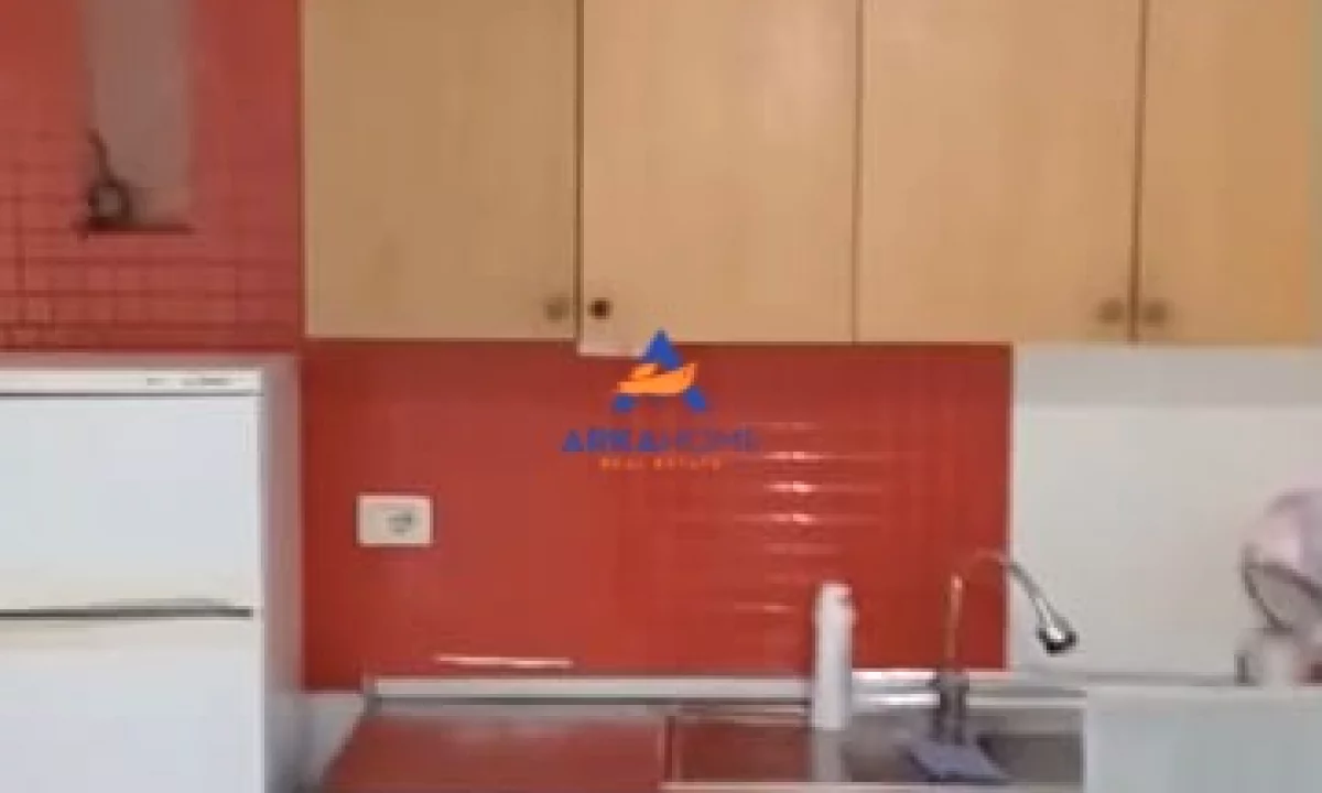 Shtepi me qera Apartament ne Tirane, 1+1, Mobilimi E mobiluar, Pagesa 416  Euro.