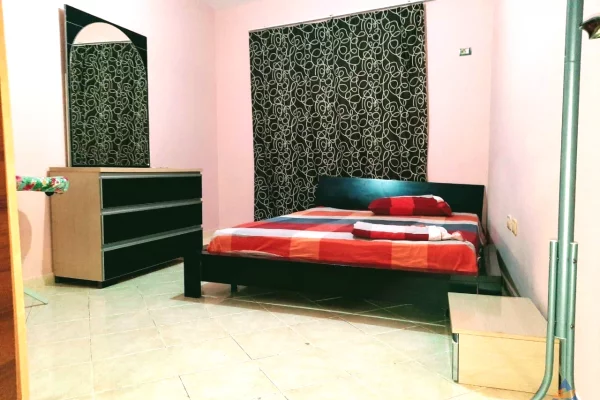 Shtepi ne shitje Apartament ne Tirane, 2+1, Mobilimi E mobiluar, Pagesa 145,000  Euro.