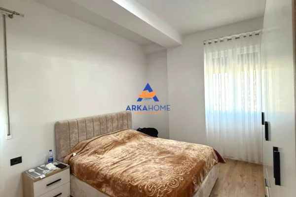 Shtepi me qera Apartament ne Tirane, 2+1, Mobilimi E mobiluar, Pagesa 500  Euro.