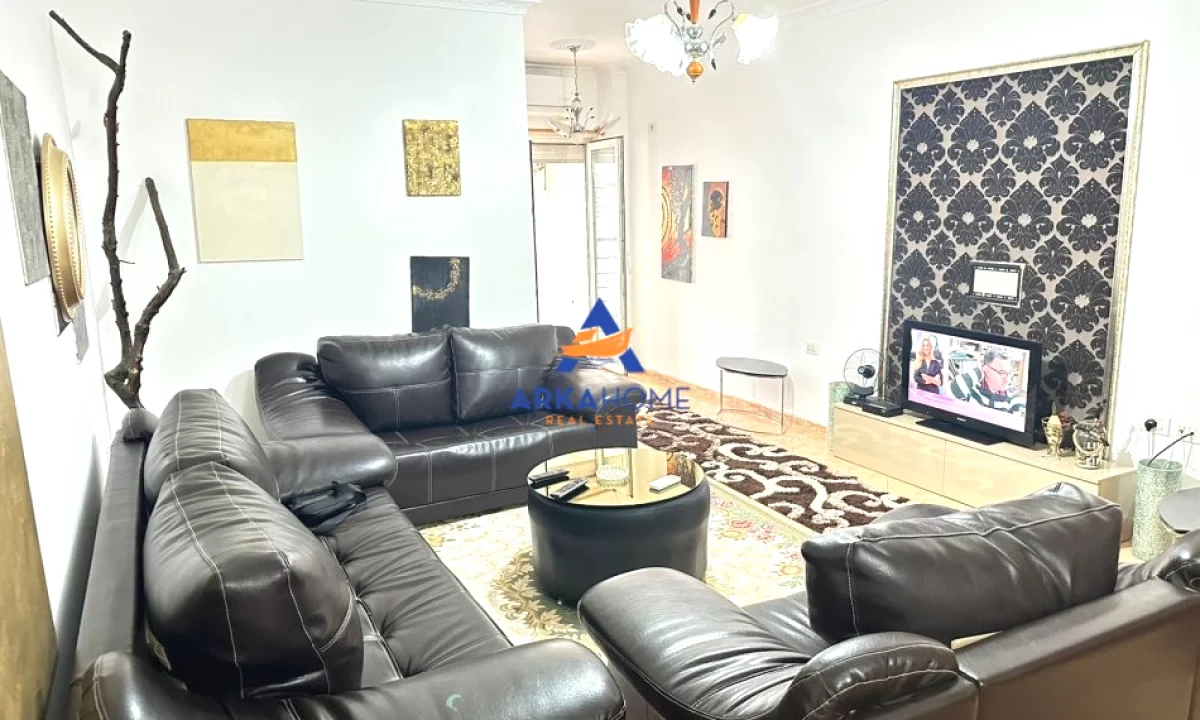 Shtepi me qera Apartament ne Tirane, 2+1, Mobilimi E mobiluar, Pagesa 700  Euro.