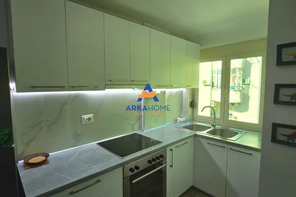 Shtepi me qera Apartament ne Tirane, 1+1, Mobilimi E mobiluar, Pagesa 600  Euro.