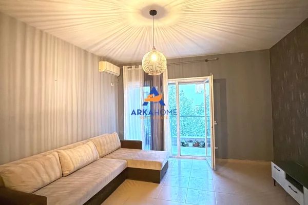 Shtepi ne shitje Apartament ne Tirane, 2+1, Mobilimi E mobiluar, Pagesa 233,000  Euro.