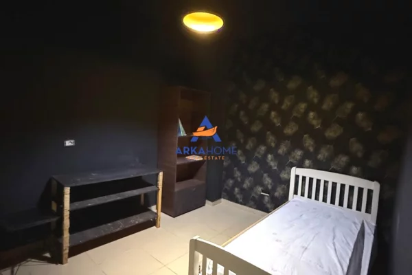 Shtepi ne shitje Apartament ne Tirane, 2+1, Mobilimi E mobiluar, Pagesa 233,000  Euro.