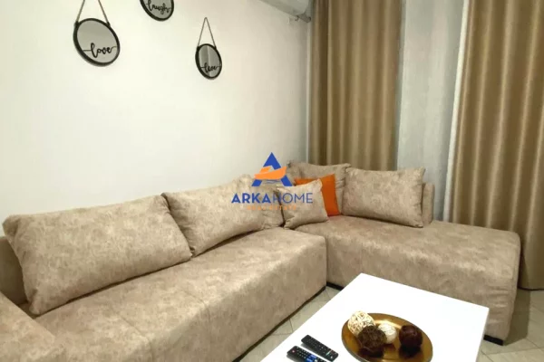 Shtepi ne shitje Apartament ne Tirane, 2+1, Mobilimi E mobiluar, Pagesa 106,000  Euro.