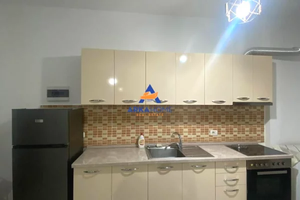 Shtepi ne shitje Apartament ne Tirane, 2+1, Mobilimi E mobiluar, Pagesa 106,000  Euro.