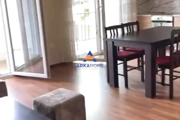 Shtepi me qera Apartament ne Tirane, 2+1, Mobilimi E mobiluar, Pagesa 572  Euro.