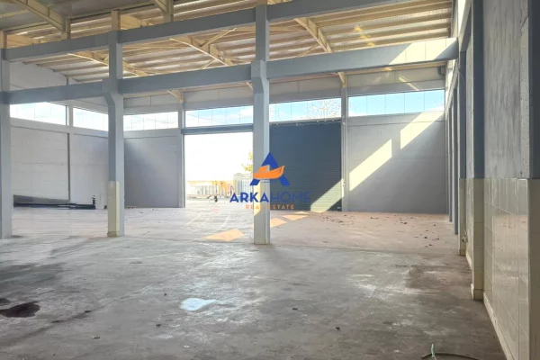 JEPET ME QERA KAPANON 2200M2 "RINAS" 3200 EURO