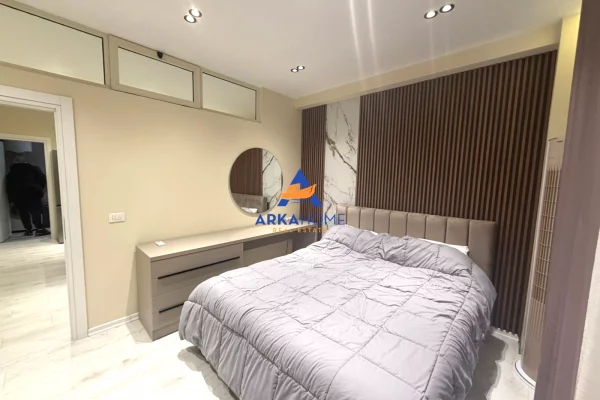 Shtepi ne shitje Apartament ne Tirane, 1+1, Mobilimi E mobiluar, Pagesa 125,000  Euro.