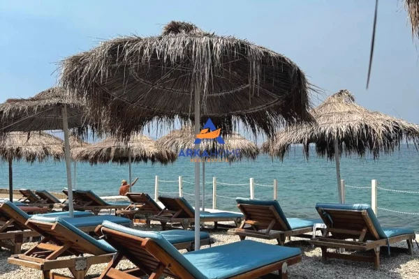 Ambient biznesi me qera 2+1 ne Sarande - 3,437 Euro