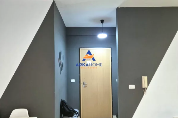 Shtepi me qera Apartament ne Tirane, 2+1, Mobilimi E mobiluar, Pagesa 520  Euro.