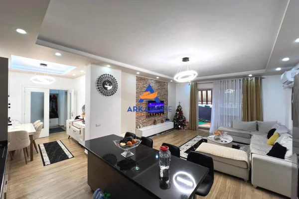 Shtepi ne shitje Apartament ne Tirane, 2+1, Mobilimi E mobiluar, Pagesa 280,000  Euro.