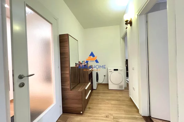 Shtepi ne shitje Apartament ne Tirane, 2+1, Mobilimi E mobiluar, Pagesa 280,000  Euro.