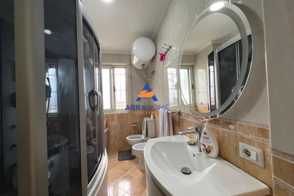 Shtepi ne shitje Apartament ne Tirane, 2+1, Mobilimi E mobiluar, Pagesa 280,000  Euro.