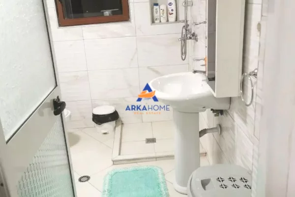 Shtepi me qera Apartament ne Tirane, 1+1, Mobilimi E mobiluar, Pagesa 625  Euro.