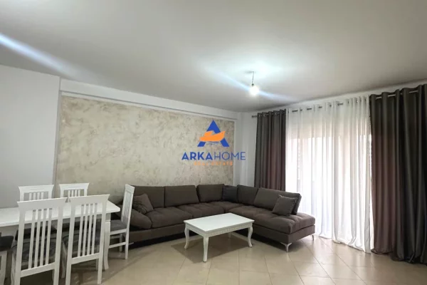 Shtepi me qera Apartament ne Tirane, 3+1, Mobilimi E mobiluar, Pagesa 1,000  Euro.