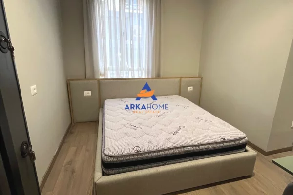 Shtepi ne shitje Apartament ne Tirane, Garsoniere, Mobilimi E mobiluar, Pagesa 289,000  Euro.