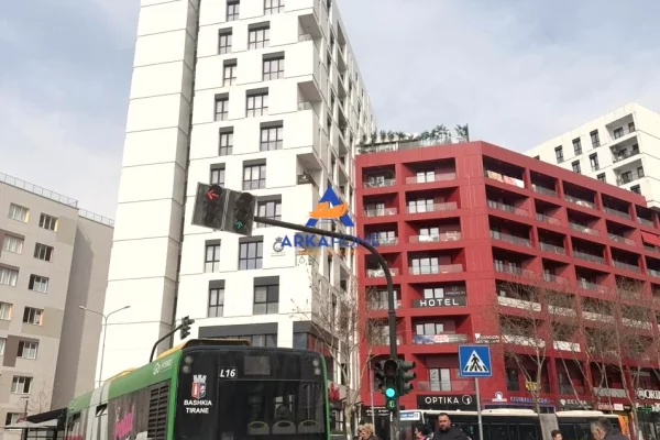 JEPET ME QERA AMBIENT BIZNESI "TE KOMPLEKSI FARMACIA 10" 5000 EURO