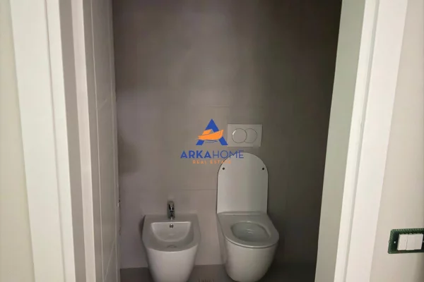 JEPET ME QERA AMBIENT ZYRE "TE KOMUNA E PARISIT" 1000 EURO