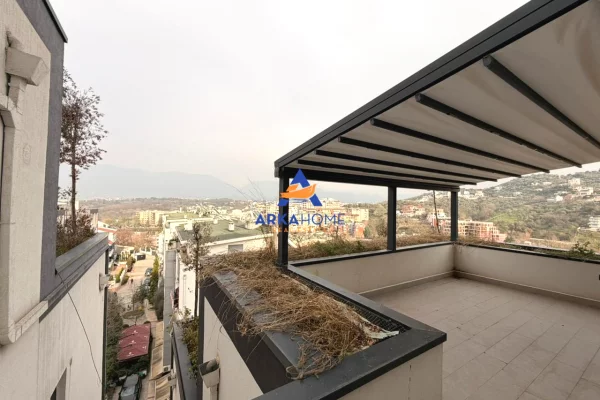 Shtepi ne shitje Penthose(kati i fundit panoramik) ne Tirane, 4+1, Mobilimi Bosh, pa mobiluar, Pagesa 700,000  Euro.