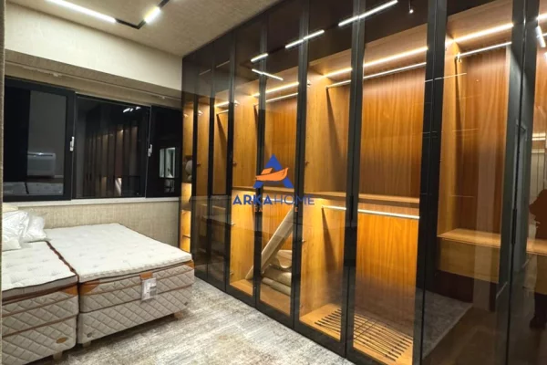 Shtepi ne shitje Apartament ne Tirane, 2+1, Mobilimi E mobiluar, Pagesa 11  Euro.