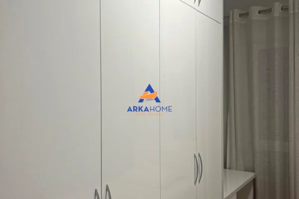 Shtepi ne shitje Apartament ne Tirane, 2+1, Mobilimi E mobiluar, Pagesa 253,000  Euro.