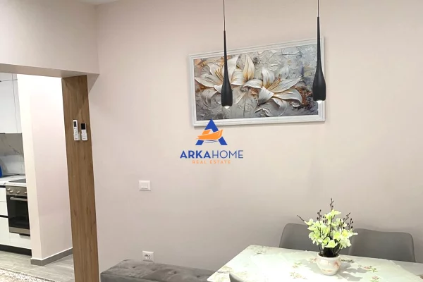 Shtepi me qera Apartament ne Tirane, 1+1, Mobilimi E mobiluar, Pagesa 850  Euro.