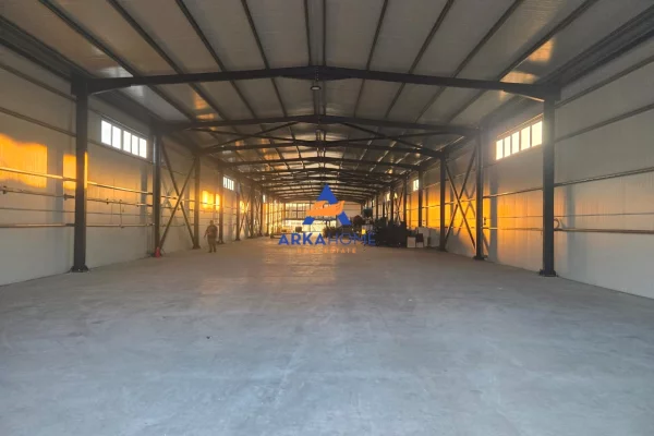 JEPET ME QIRA KAPANON INDUSTRIAL "BUDULL, FUSHË PREZË" 2790 EURO (PER SECILEN PJESE TE KAPANONIT)