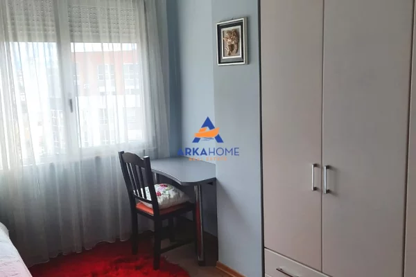 Shtepi me qera Apartament ne Tirane, 2+1, Mobilimi E mobiluar, Pagesa 800  Euro.