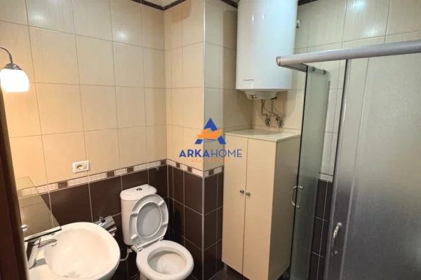 Shtepi me qera Apartament ne Tirane, 2+1, Mobilimi E mobiluar, Pagesa 800  Euro.