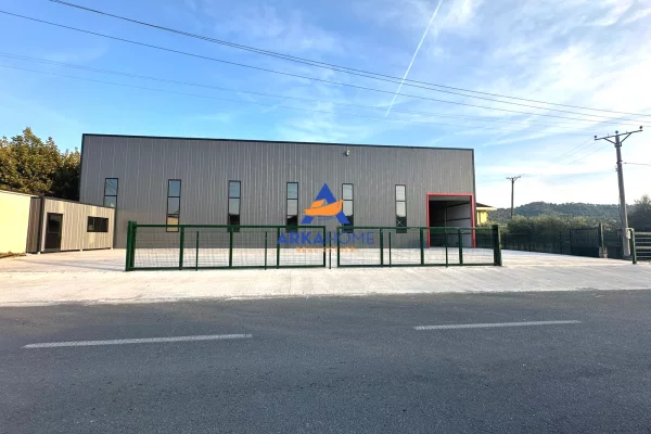 Ambient biznesi me qera 4+1 ne Tirane - 2,089 Euro