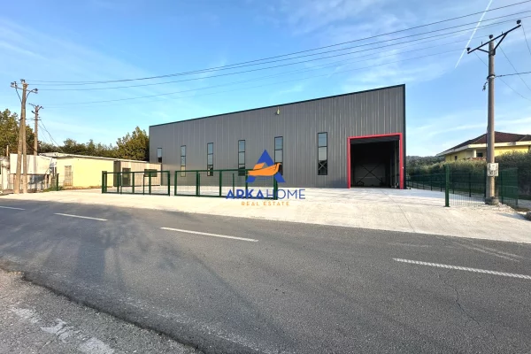 Ambient biznesi me qera 4+1 ne Tirane - 2,089 Euro