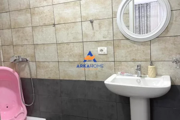 Shtepi me qera Apartament ne Tirane, 2+1, Mobilimi E mobiluar, Pagesa 500  Euro.